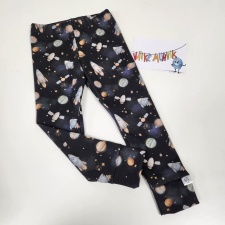 Retuusid must kosmos