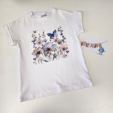 T-särk liblikas ja lilled