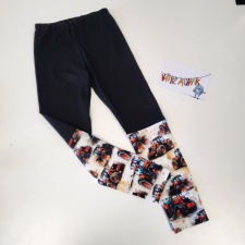 Retuusid must/traktor